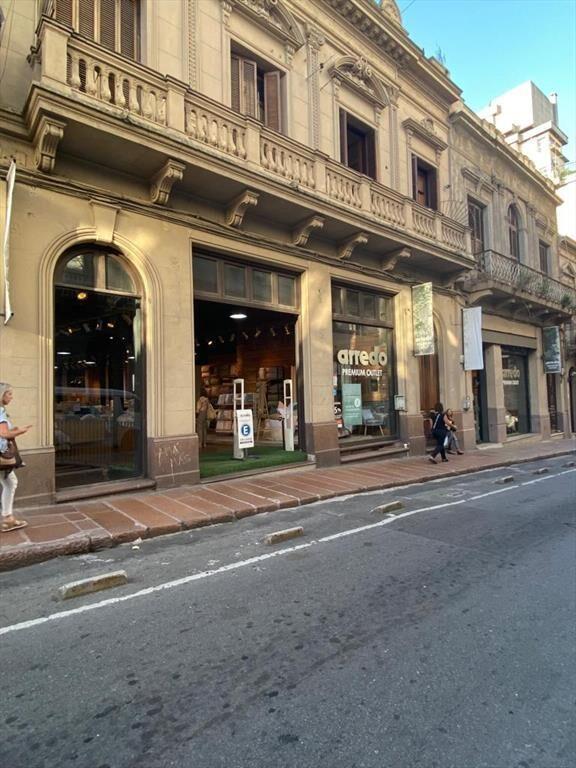 Venta local comercial en cuidad vieja . rincón y Juncal