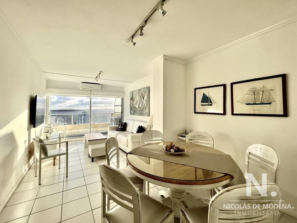 Penthouse en Venta de Tres Dormitorios, con Terraza en Play