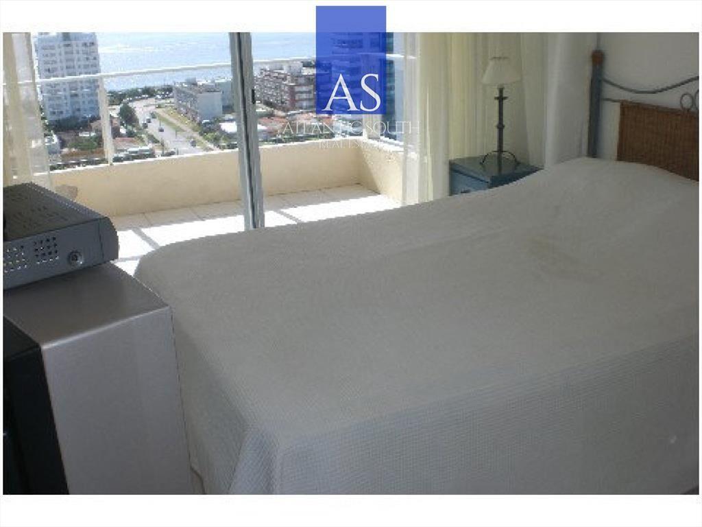 Apartamento de 3 dormitorios con vista al mar del