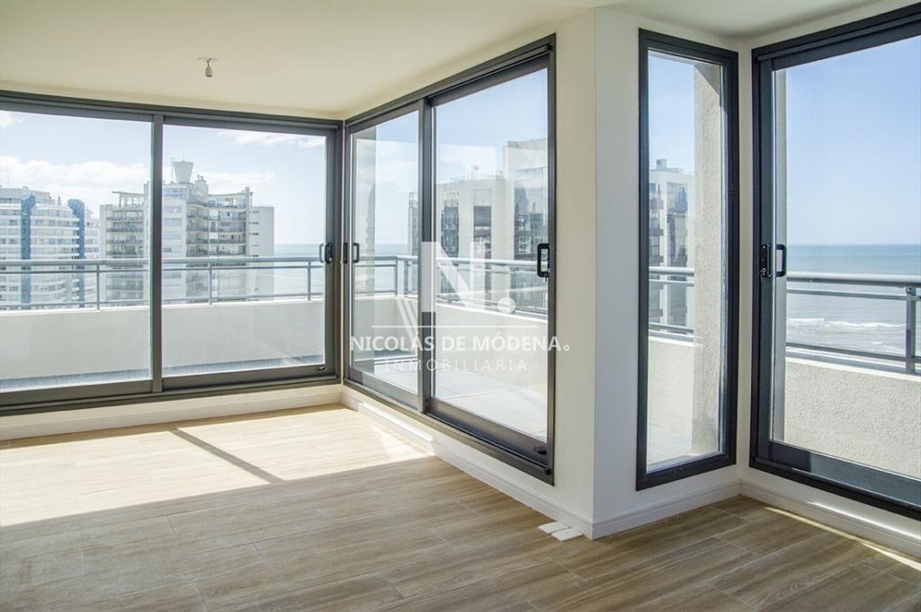 Torre moderna a pasos del mar, dpto de 2 piso