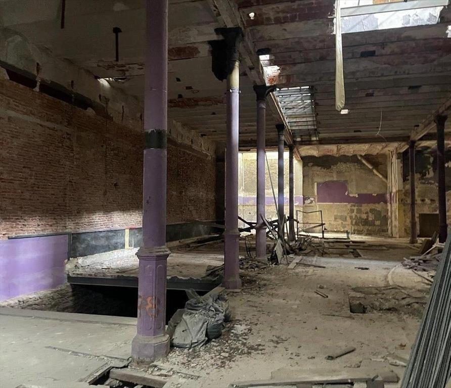 Venta de gran local comercial a reciclar Ciudad Vieja 2146m