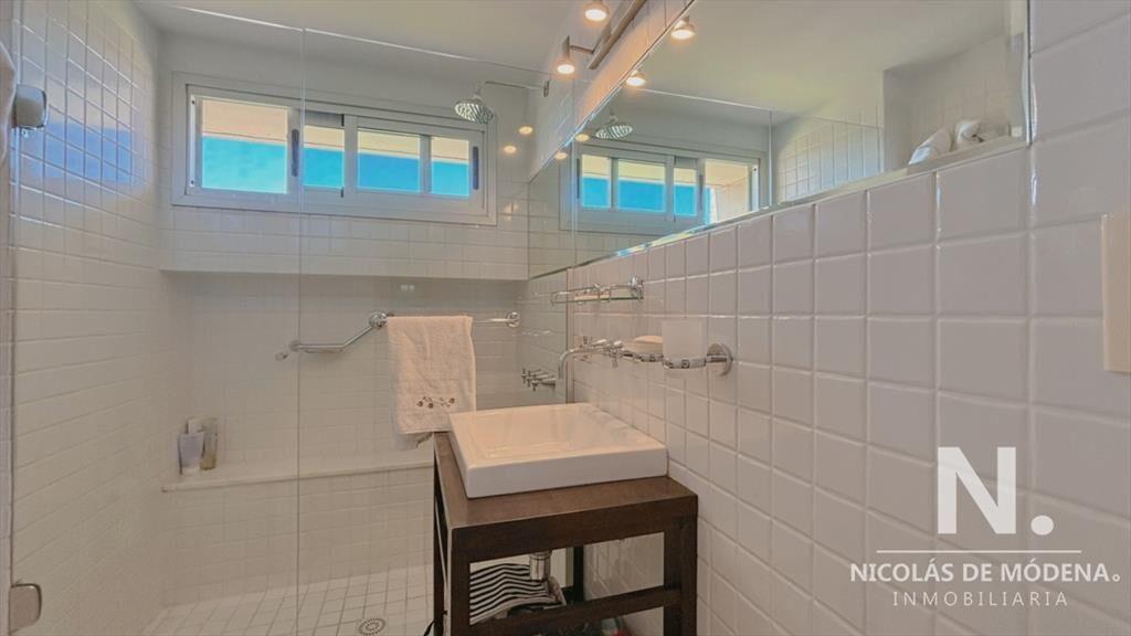 Departamento en venta esquinero con vista al mar