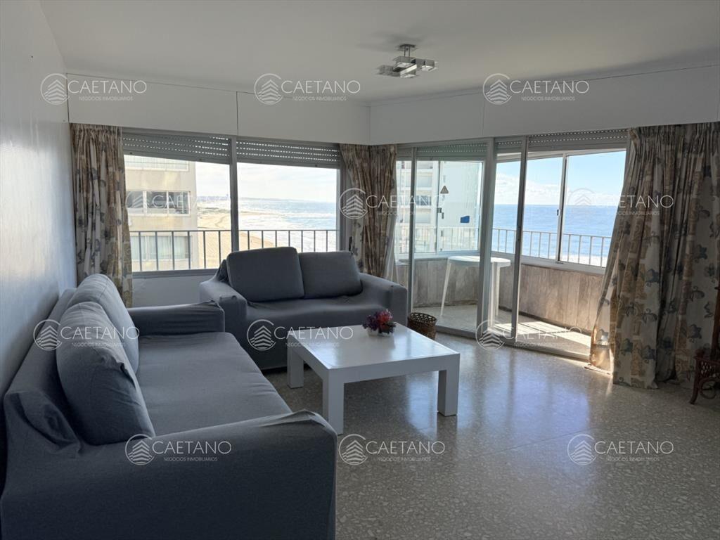 Venta apartamento 2 dormitorios, con vista Playa