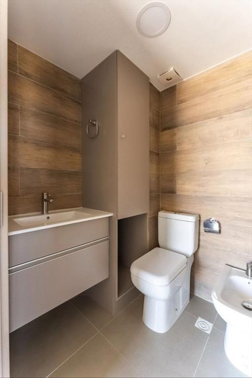 VENTA apartamento Parque Batlle, 2 dorm con RENTA