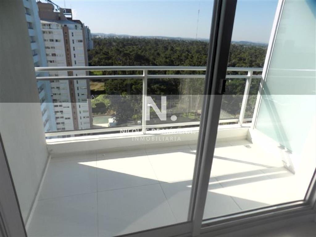 ALQUILA APARTAMENTO UN DORMITORIO , UN BAÑO