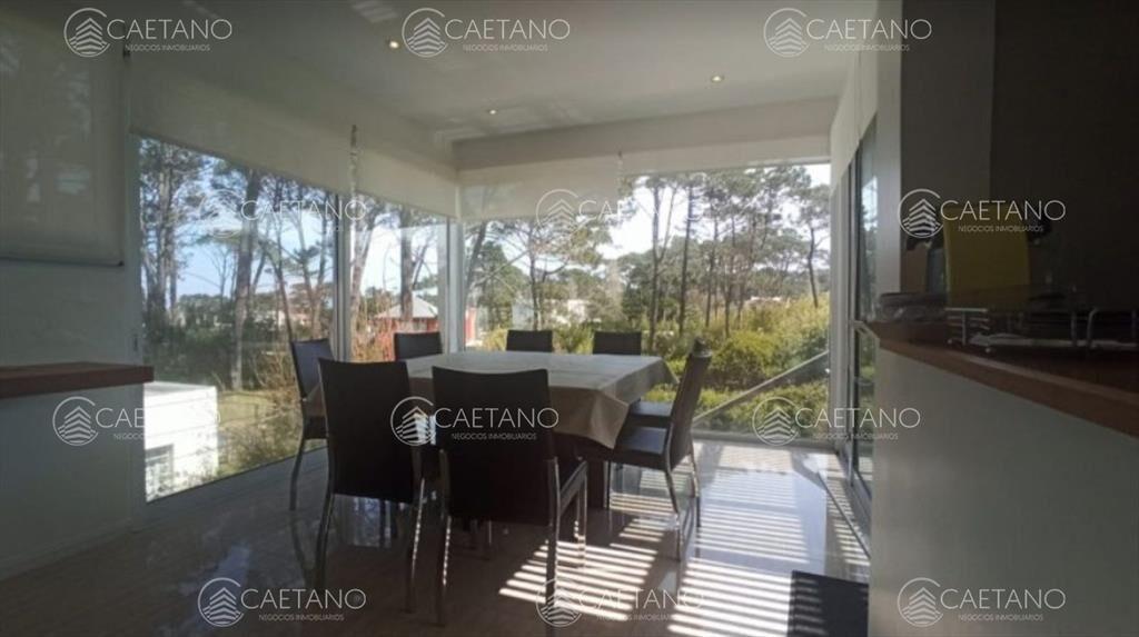 Venta de Casa 4 DORMITORIOS en Montoya, La Barra
