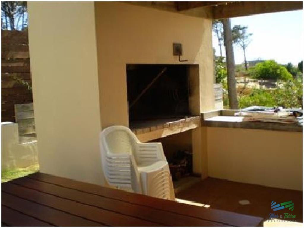 Muy linda casa ubicada a 150 metros del mar, con