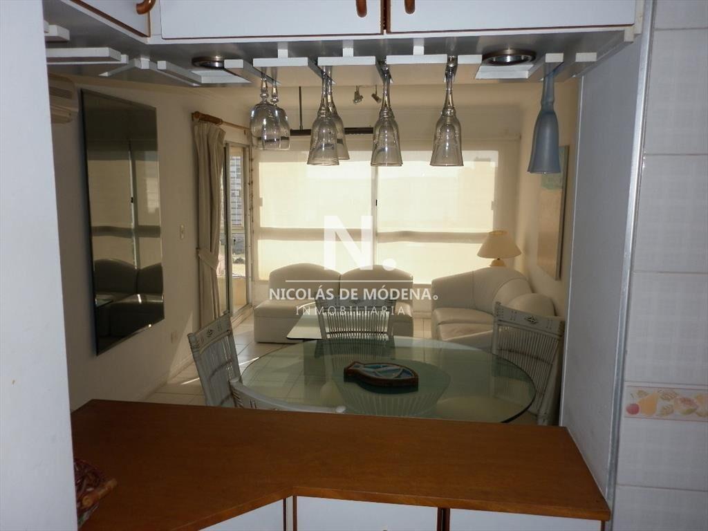 Vende apartamento de 2 dormitorios en Punta del