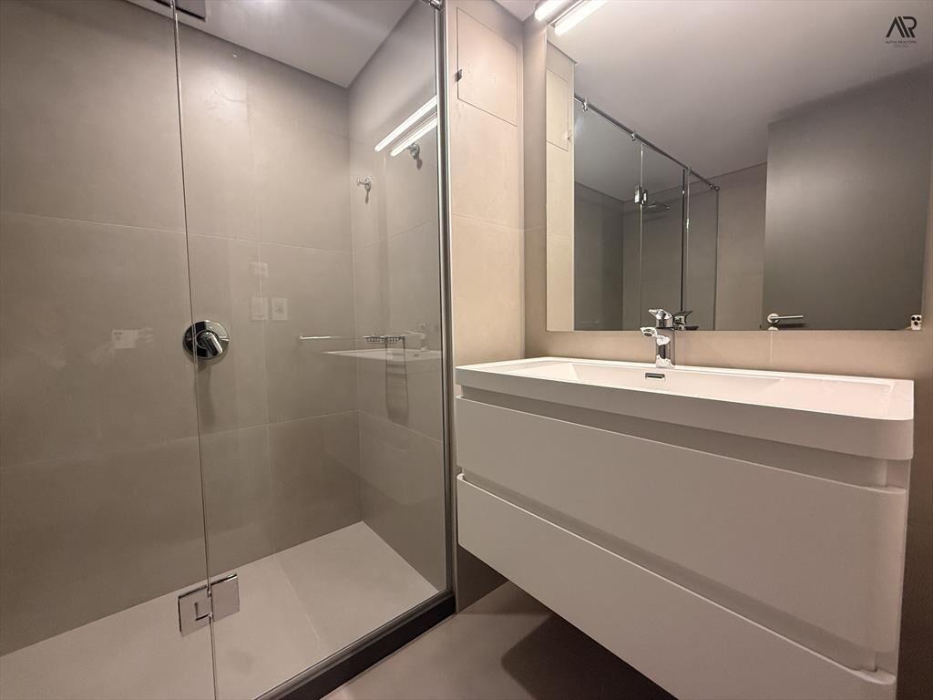 Apartamento en alquiler c/ cochera en Puerto Buceo