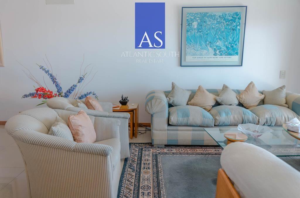 Apartamento de 2 dormitorios con vista al mar del