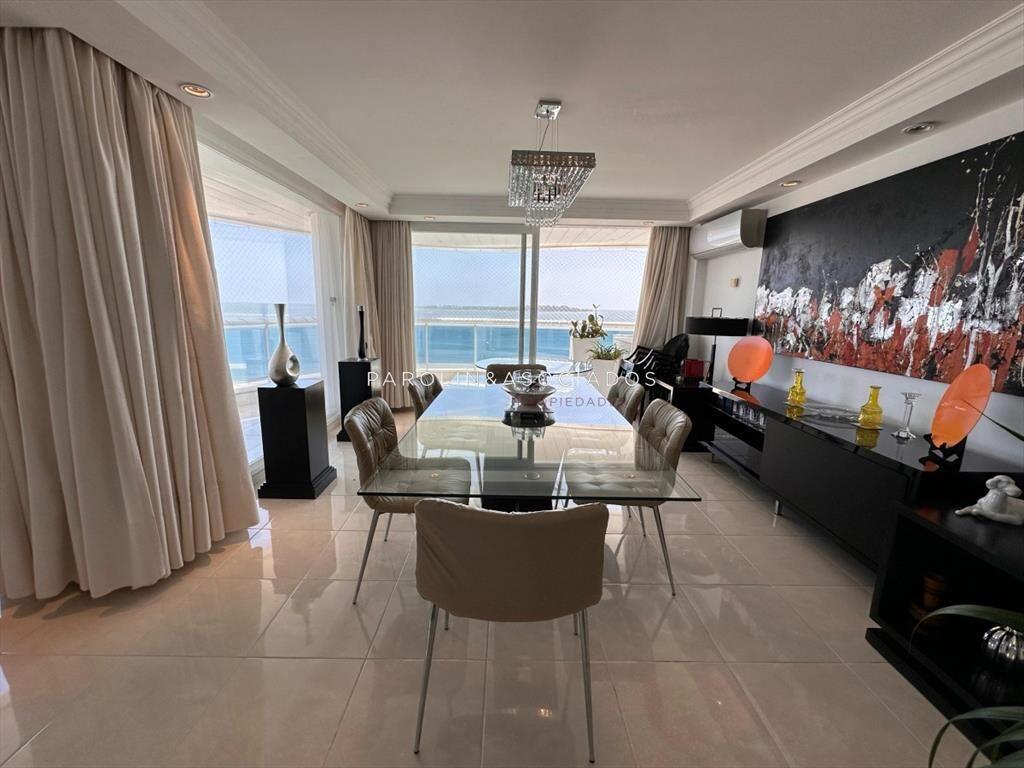 Apartamento de 3 dormitorios en suite en edificio