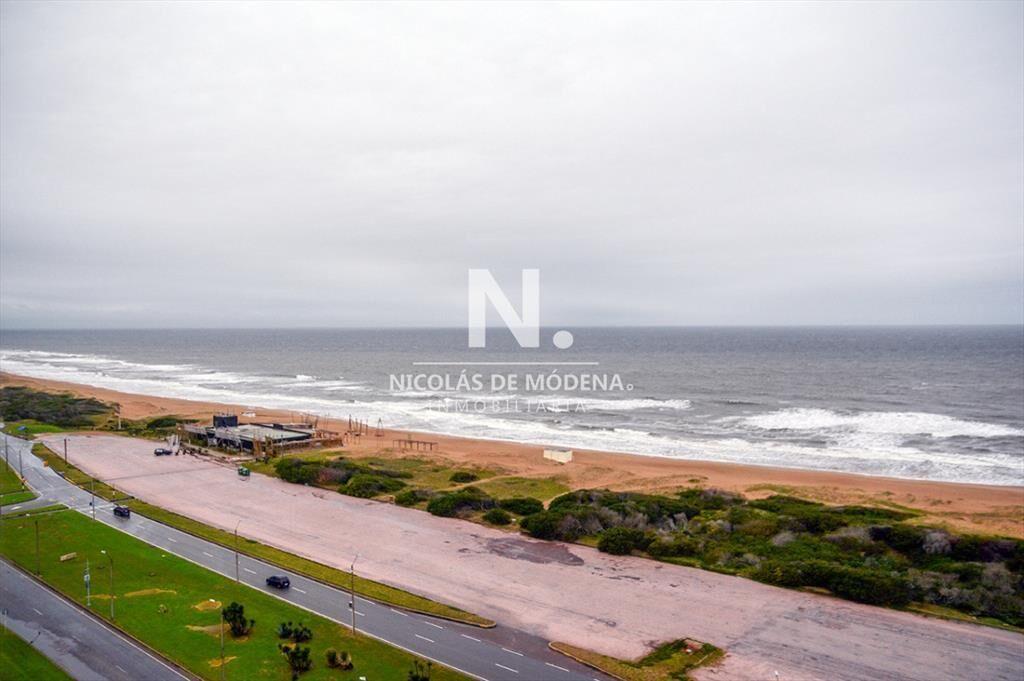 Departamento frente al mar de 3 dormitorios en