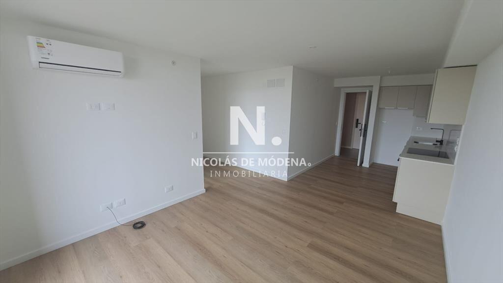 Vende apartamento de 2 dormitorios en punta del