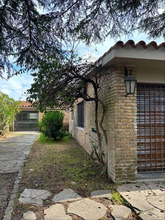 ALQUILER DE CASA EN CARRASCO NORTE 4 DORMITORIOS PRÓXIMO AL