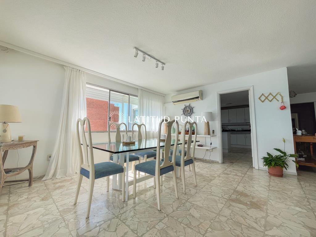 Apartamento en Mansa, 3 dormitorios más
