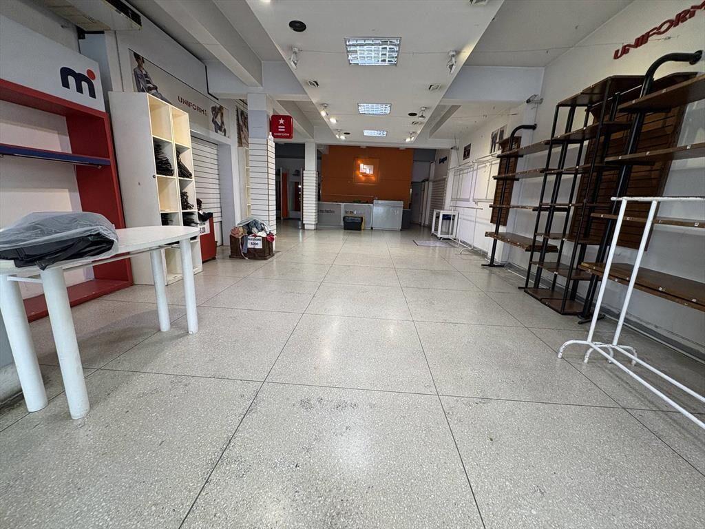 Alquiler Local comercial en centro comercial de Pando 400 m2