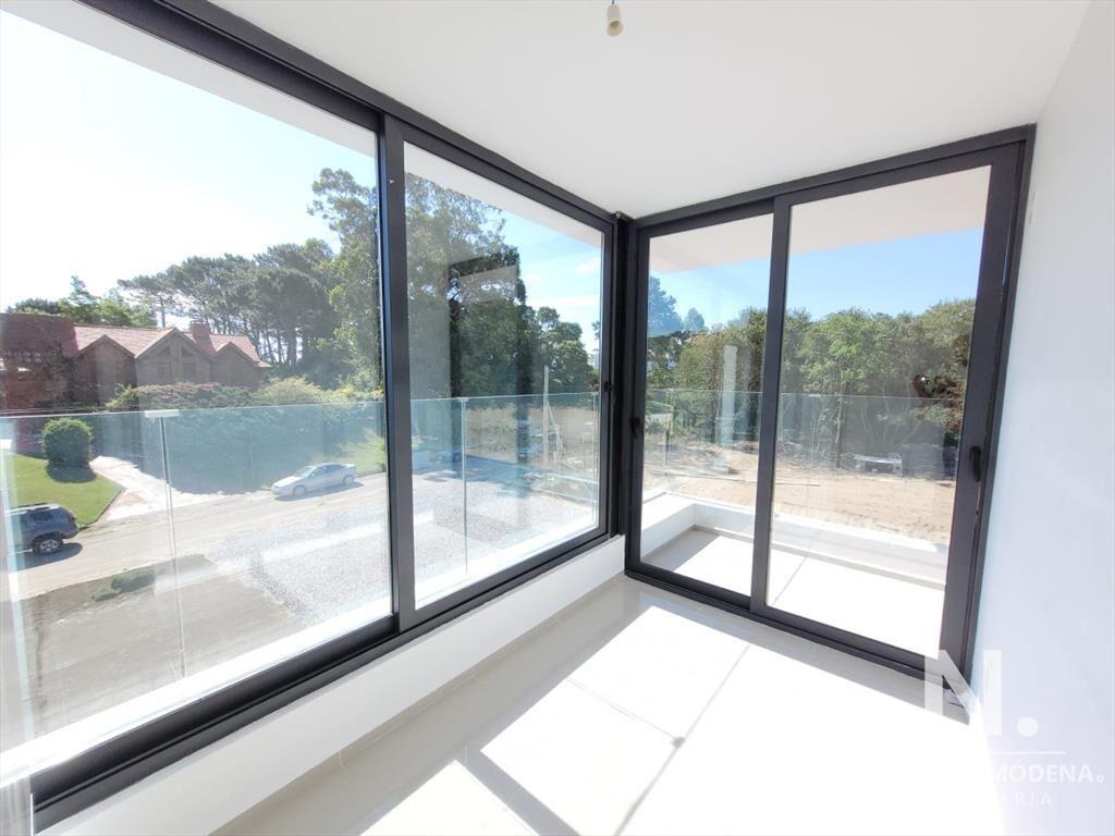 Apartamento en Venta a estrenar 3 dormitorios, Playa Mansa,