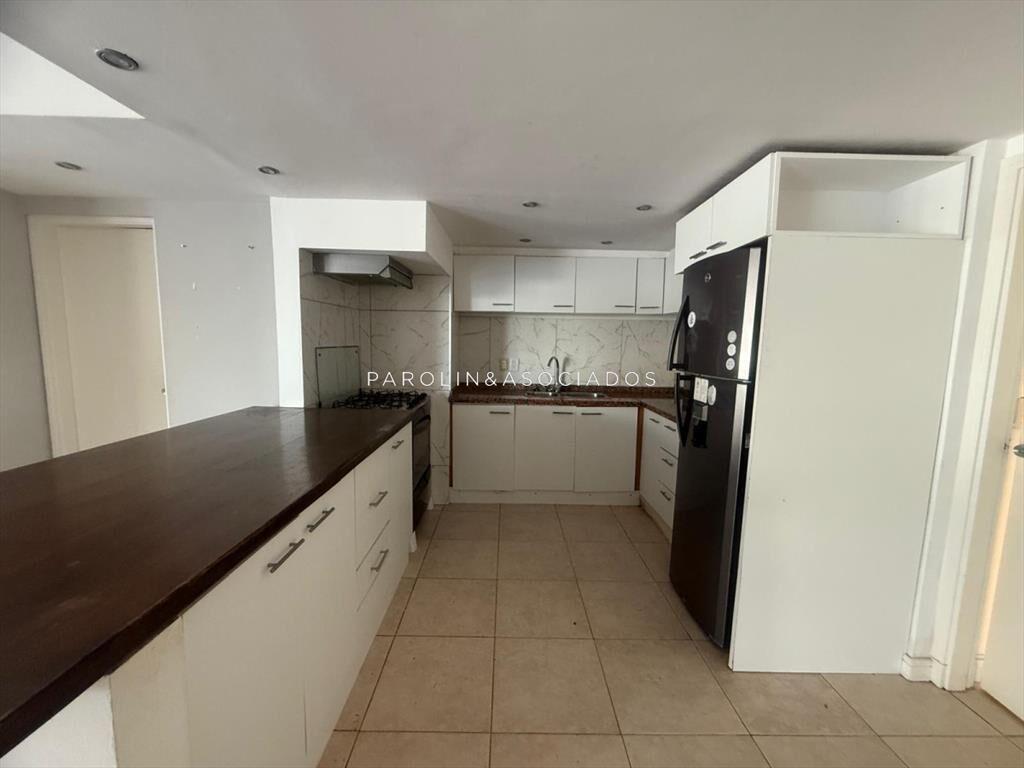 Apartamento en Venta de 3 Dormitorios en Edificio