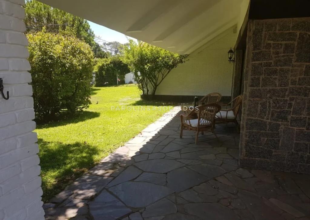 Casa de 5 dormitorios en venta en Marconi, Punta