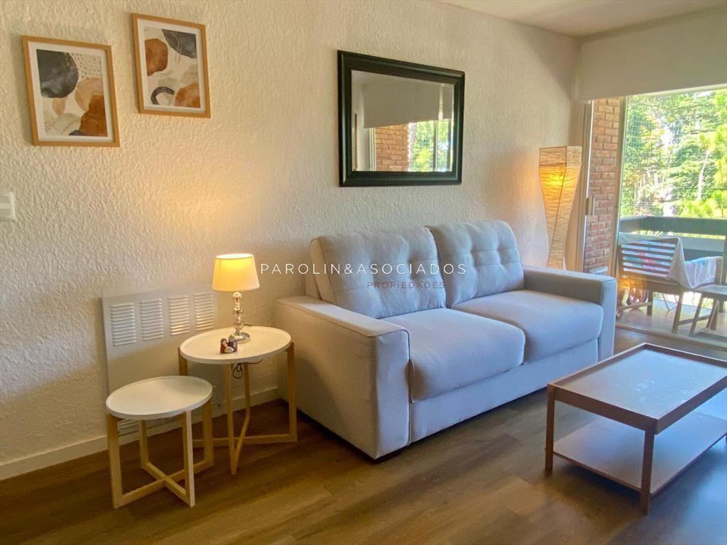 Apartamento reciclado en venta en complejo Punta