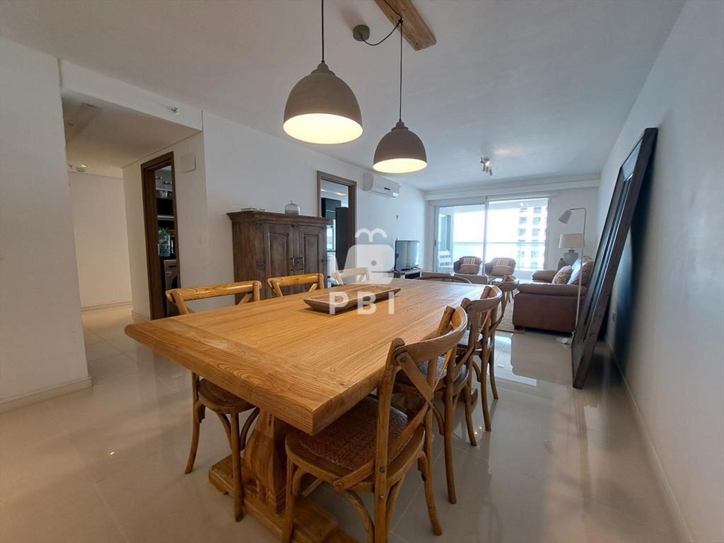 Alquiler de apartamento 3 dormitorios en Punta del este, Ma