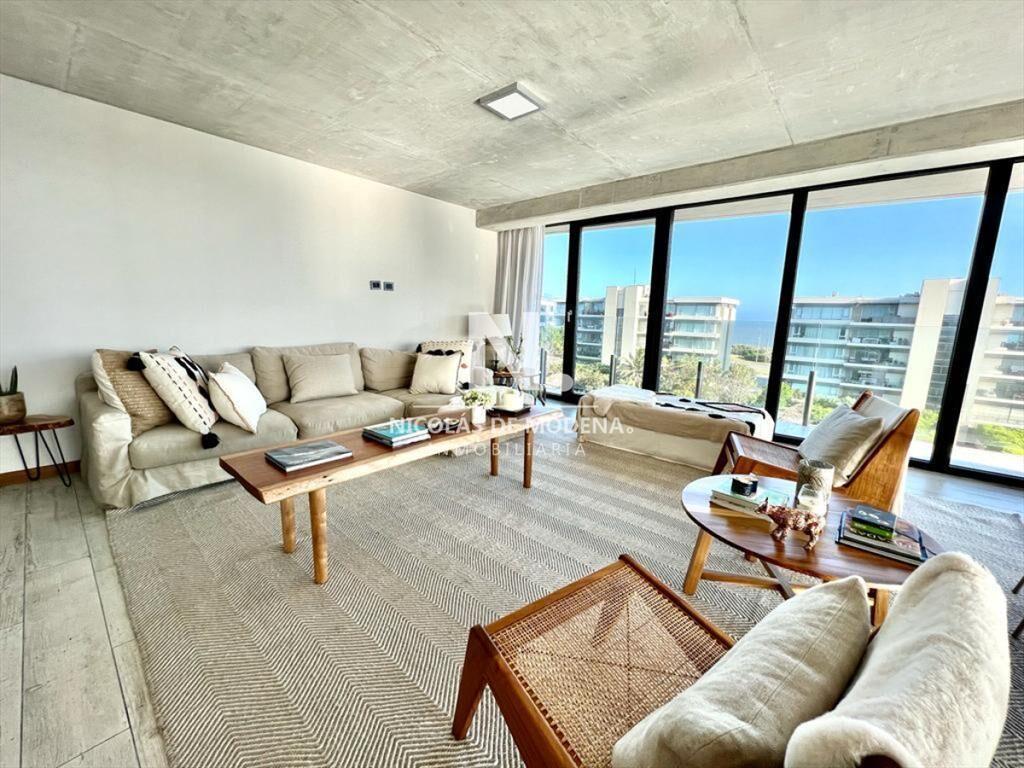 Gran apartamento en Surfside, 2 Suites + den, 226