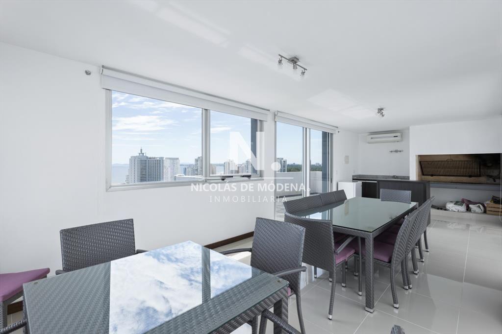 Vende apartamento en Brava Punta del Este de 3