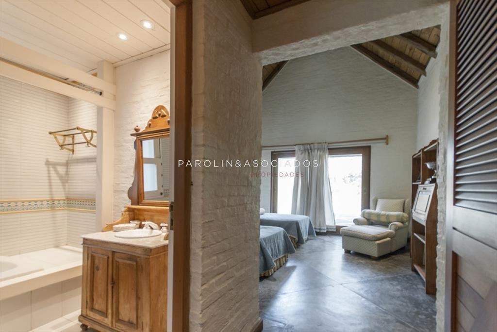 Punta del Este, chalet con 4600 m2 de tierra, 5