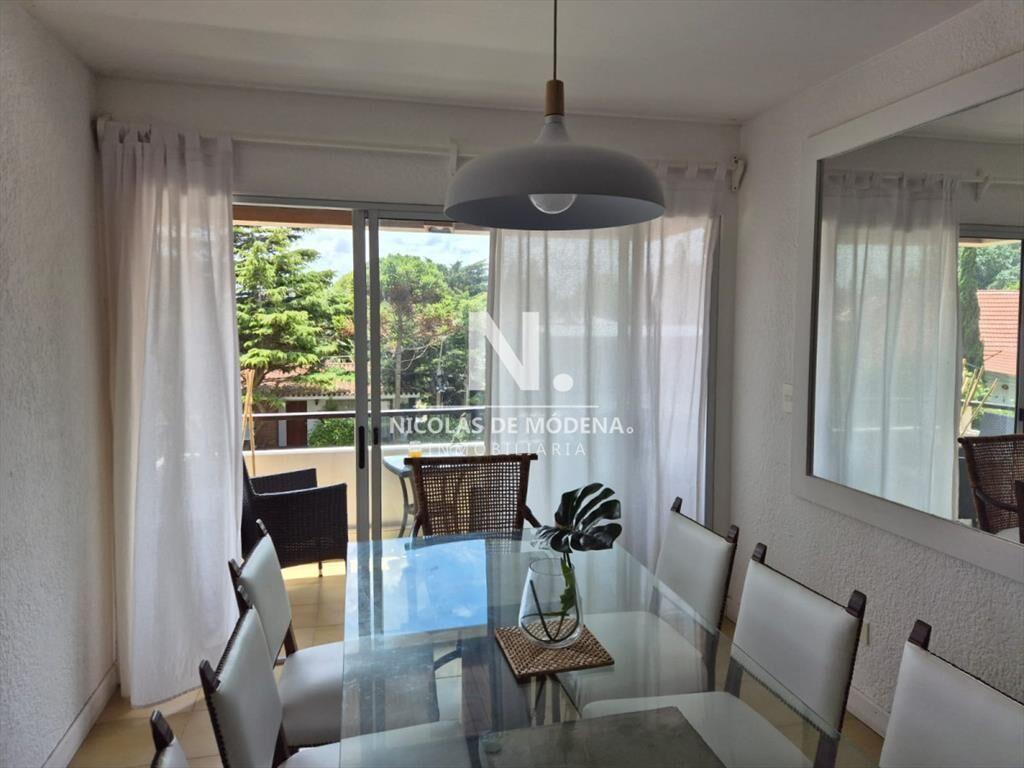 Vende en Aidy Grill, Apartamento de 3 dormitorios.