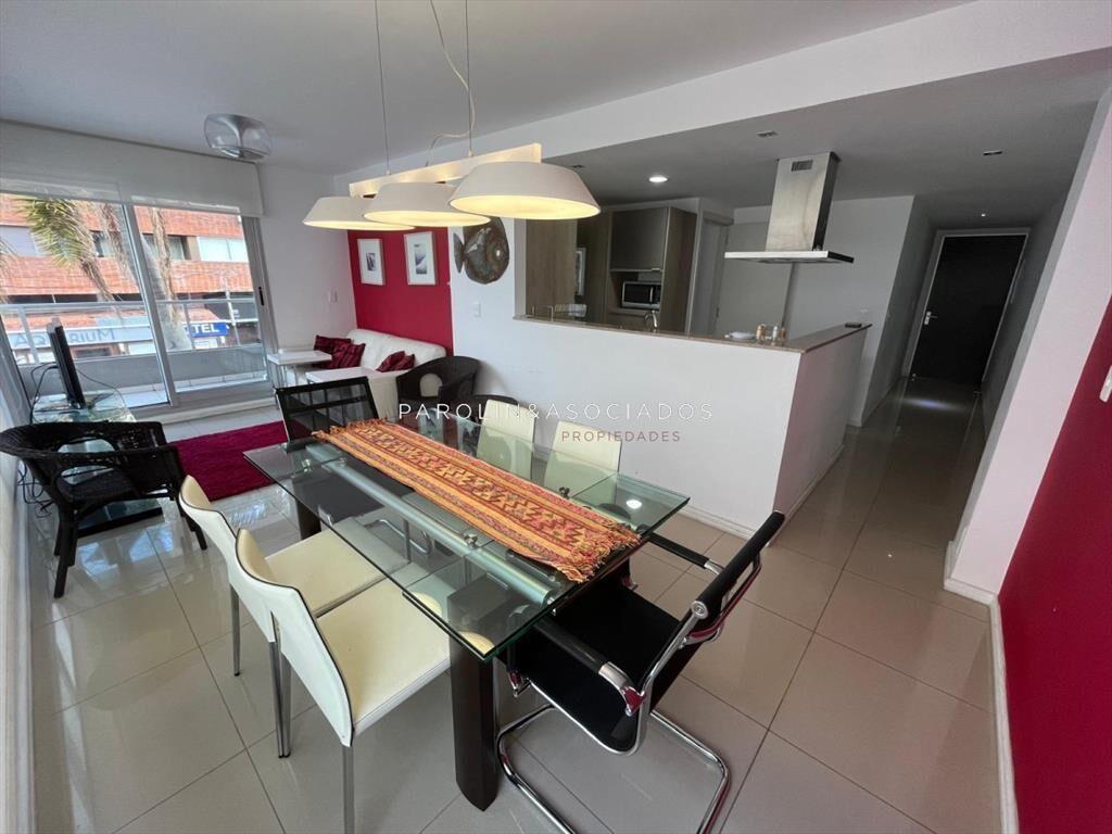 Apartamento en venta de 2 dormitorios en Gala Puerto, Punta