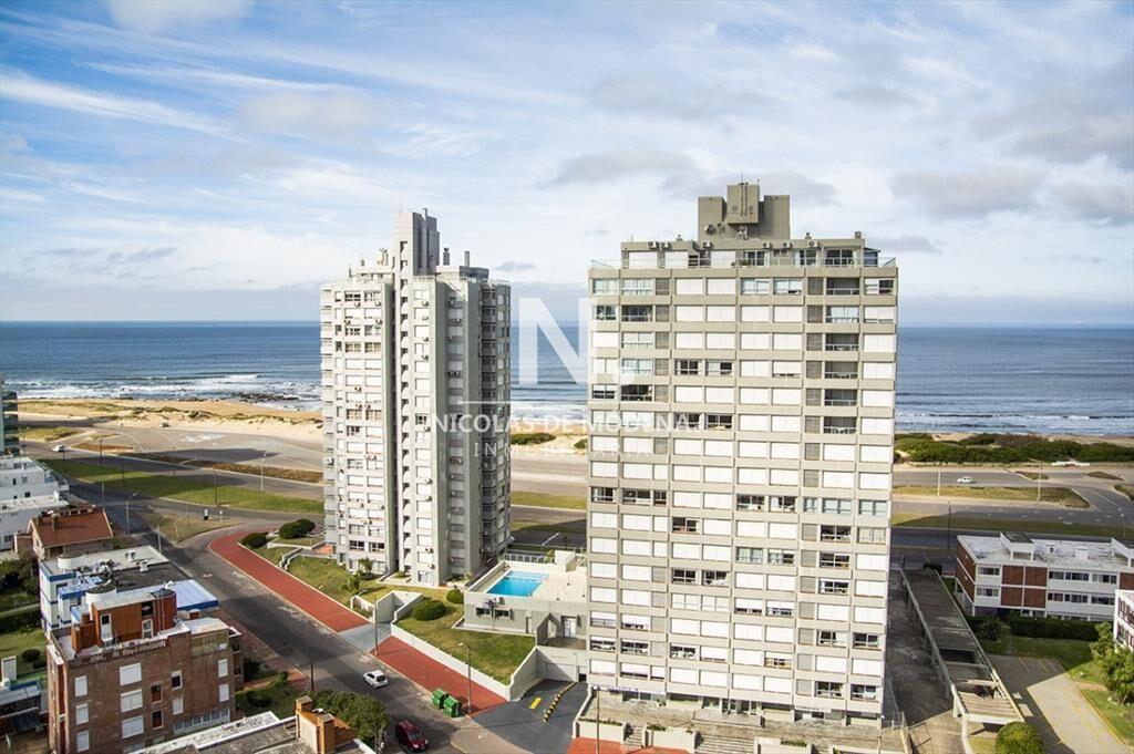 En modeno edificio con amenities, Playa Braba,