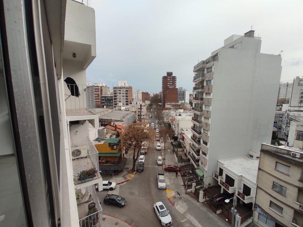 Apartamento en venta 4 dormitorios sobre Echevarriarza Poci