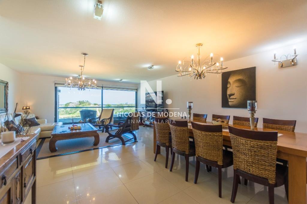 Hermoso Departamento en Playa Brava.