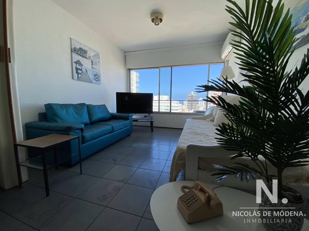 Venta piso alto en Santos Dumont 1 dormitorio