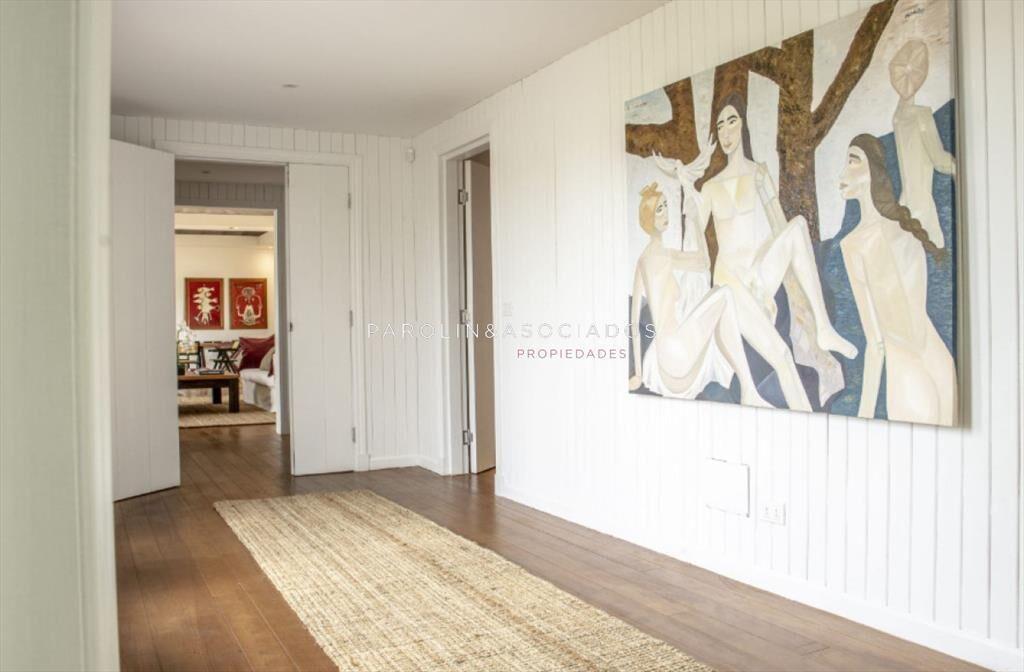 Venta de Casa de 4 Dormitorios en Pueblo Mio,