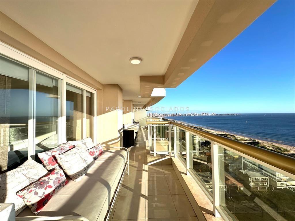 Apartamento de 4 suites en Edificio Le Jardin,