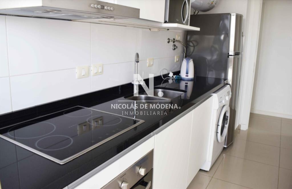 Vende apartamento con vista al mar. De 2 en con