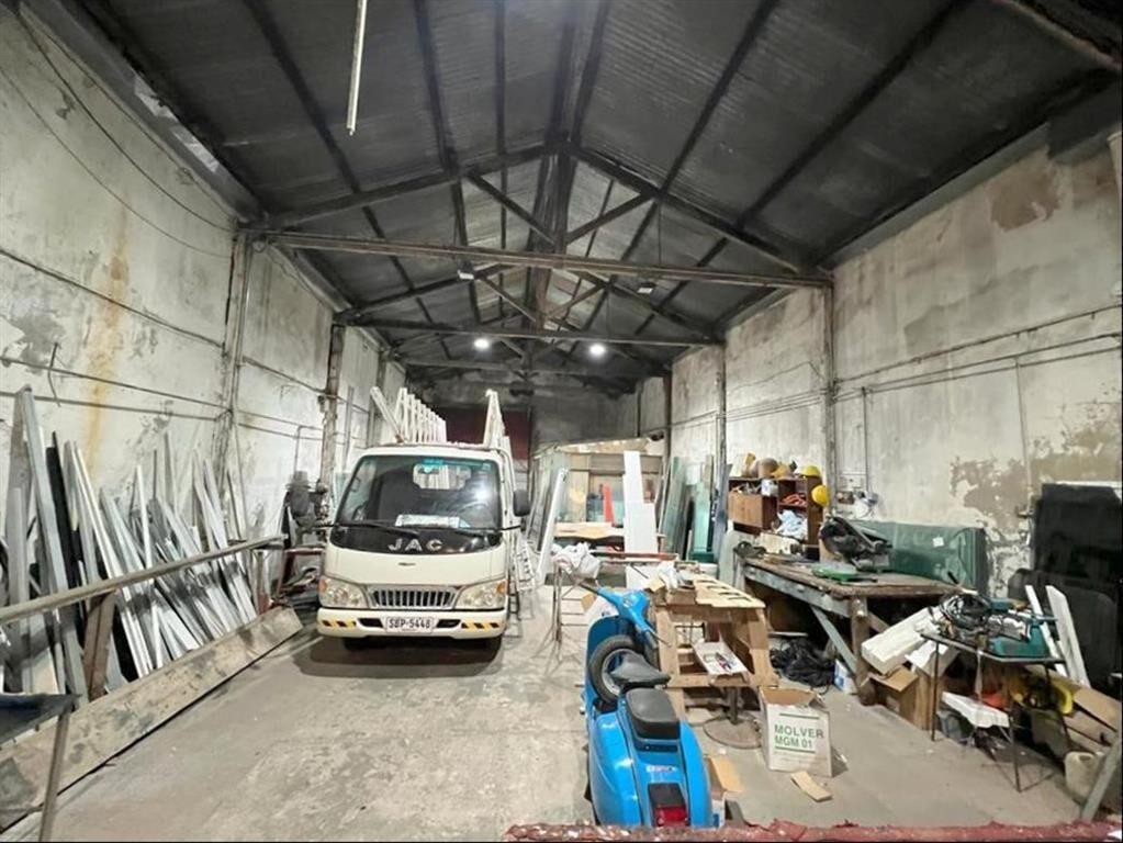 Local en venta en Amézaga y Av. General Flores 250m2