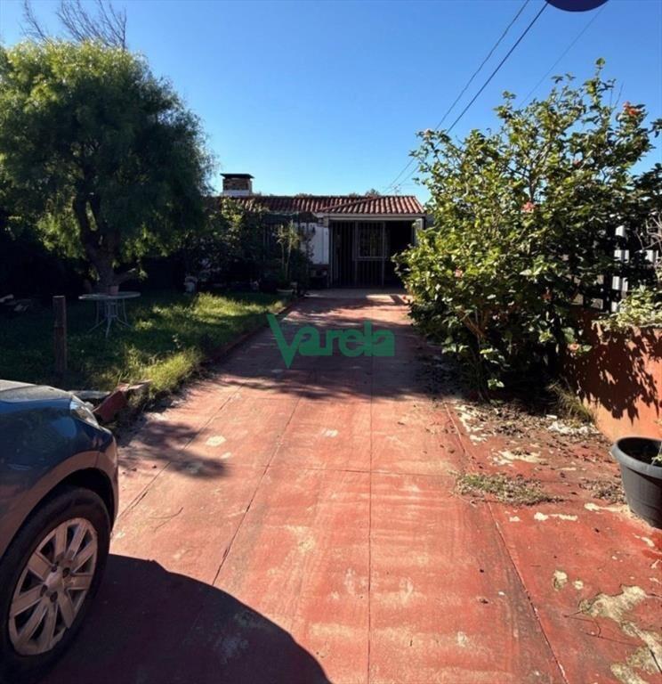 Venta de casa en Salinas, 2 dormitorios, a metros de la ram