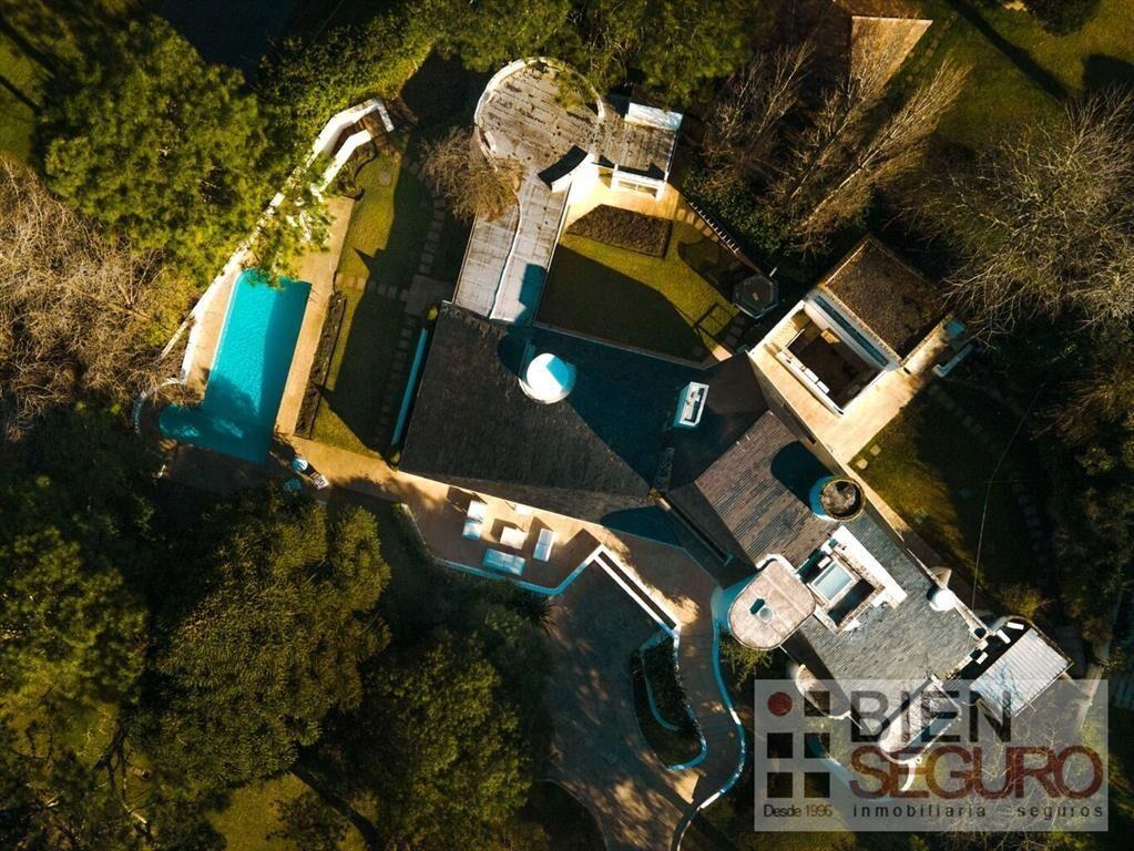 Excelente residencia en Lugano. Más de 1600 m2. Punta del