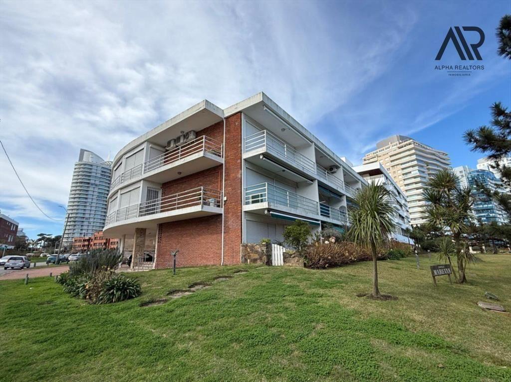 Apartamento en Primera Linea Mansa