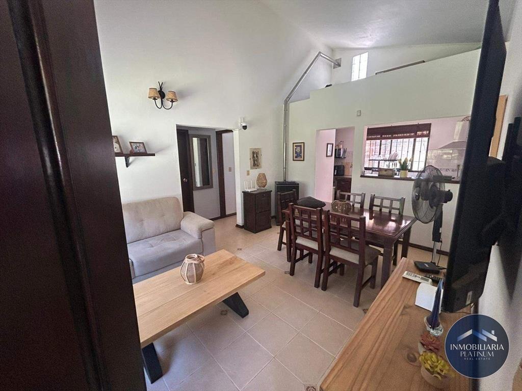Casa en venta c/ cochera en El Pinar