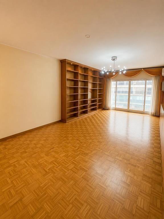 Venta Apartamento 2 dormitorios, balcón, cochera y terraza