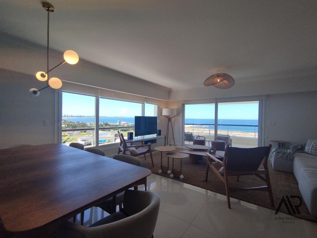 Apartamento en venta de 3 dormitorios c/ cochera en P. B...