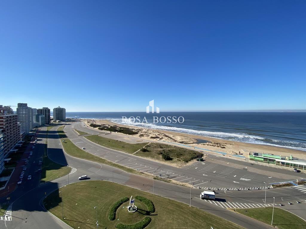 Apartamento 4 dormitorios  Garaje  vista Playa