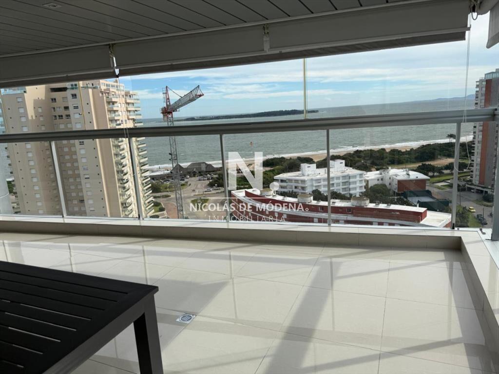 En venta casa 3 dormitorios en Playa Mansa, Punta