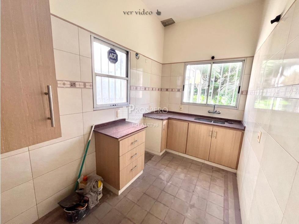 AL2276 venta casa 4 dorm Union gran fondo c/parrillero