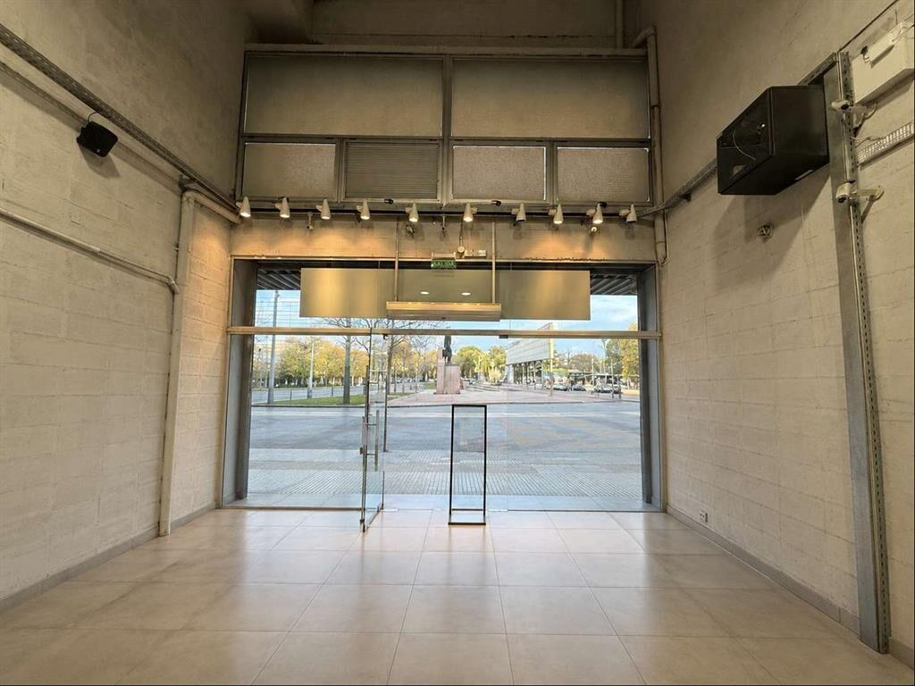 Alquiler local de 120m2 ideal para gastronomia en Aguada