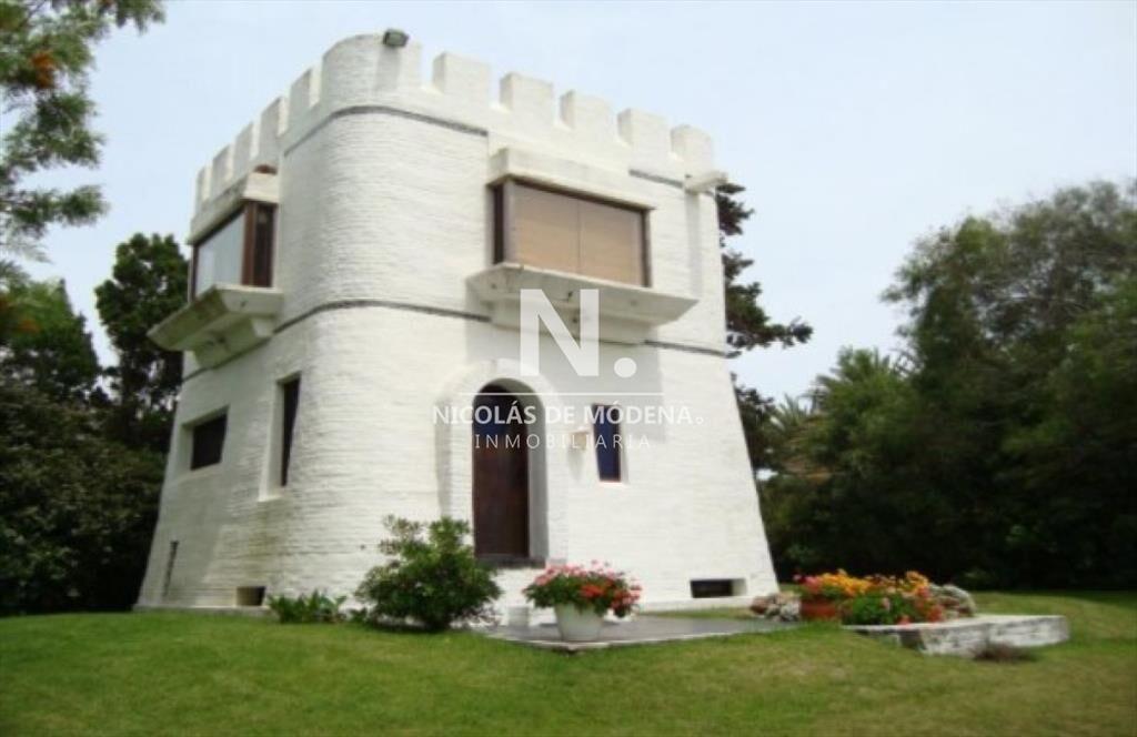 Hermosa casa en venta zona del Golf.