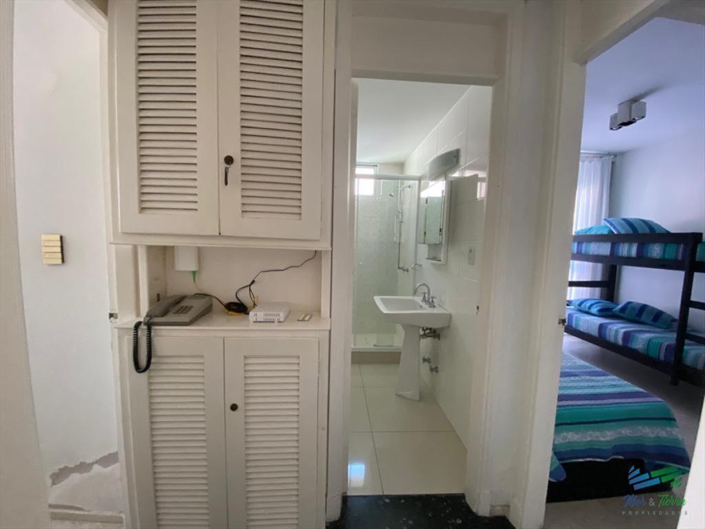 En venta apartamento 2 dormitorios sobre calle
